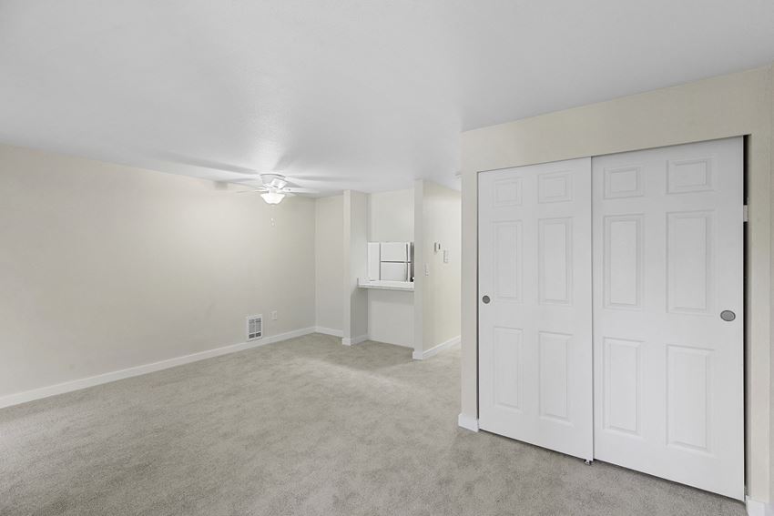 Casablanca Apartment Homes, 10710 Evergreen Way, Everett, WA RentCafe